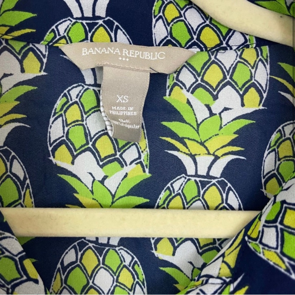 Banana republic pineapple tie top - Picture 3 of 5